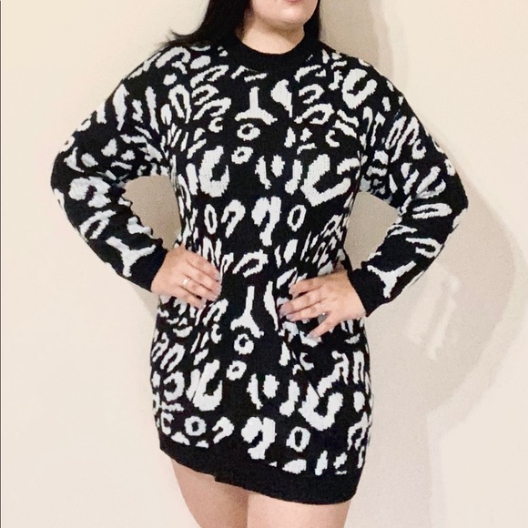 Oversized leopard sweater 🖤 - Picture 2 of 3